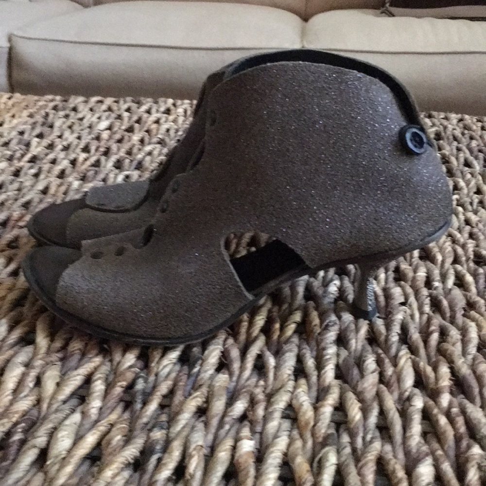 Cydwoq booties. Gorgeous handmade. Brown. Size 37